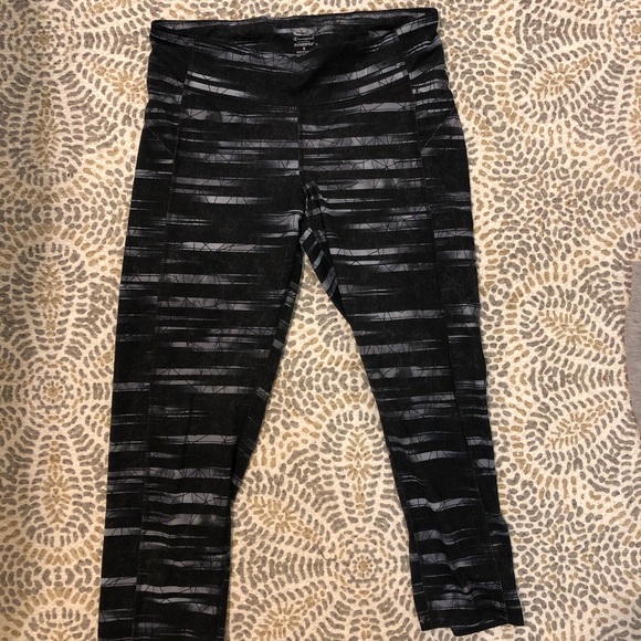 Champion Cropped Workout Leggings - Picture 1 of 1